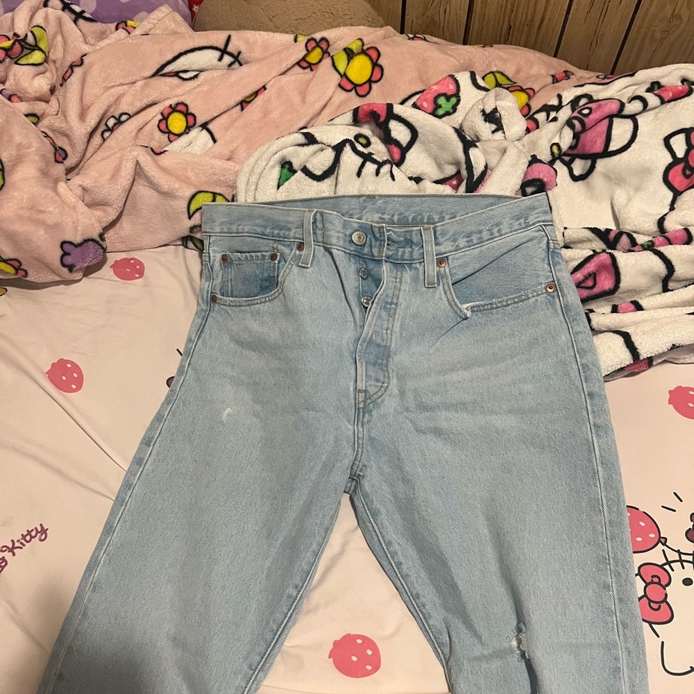 Levi’s Women's Light Blue Straight Leg Jeans - Picture 1 of 3